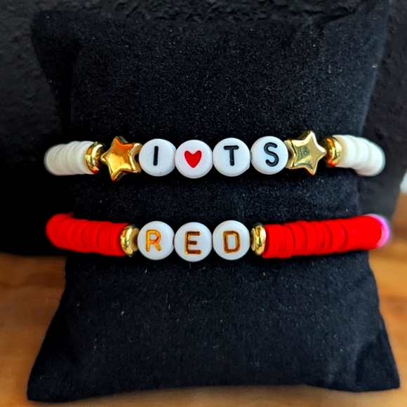 Taylor Swift Friendship Bracelets Red Vinyl Disc Stretchable Stackable Swiftie - Picture 1 of 4